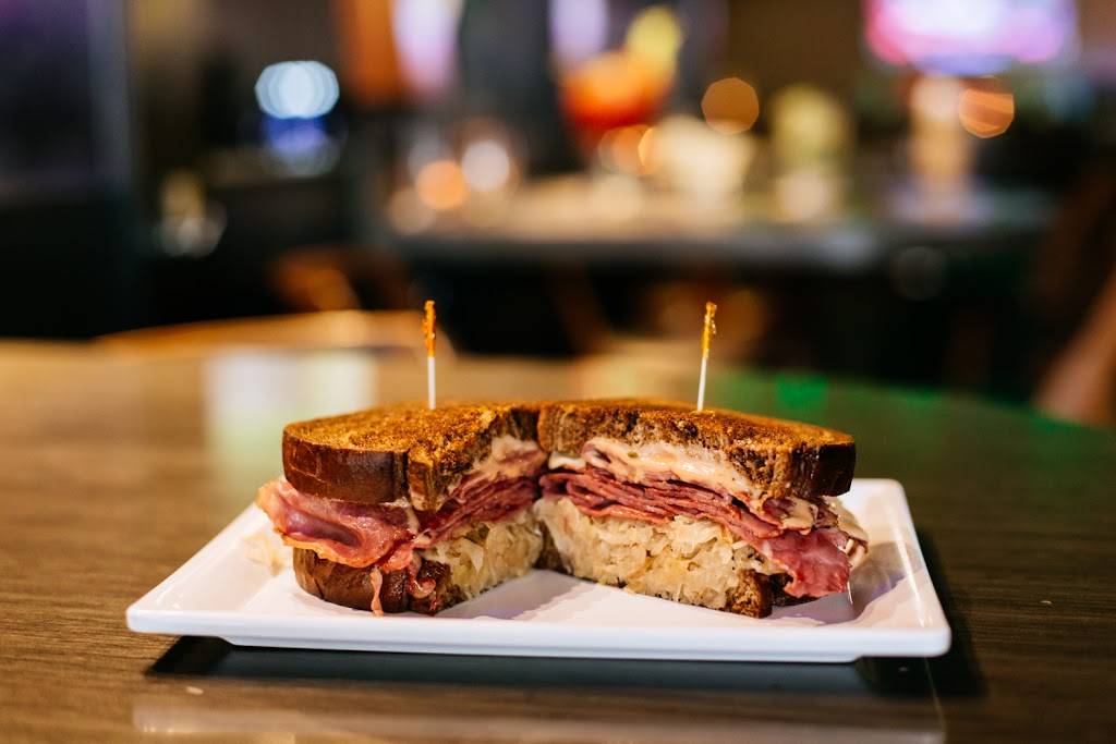 Porkys Public House & Eatery | restaurant | 561 Industrial Way, Longview, WA 98632, USA | 3606361616 OR +1 360-636-1616