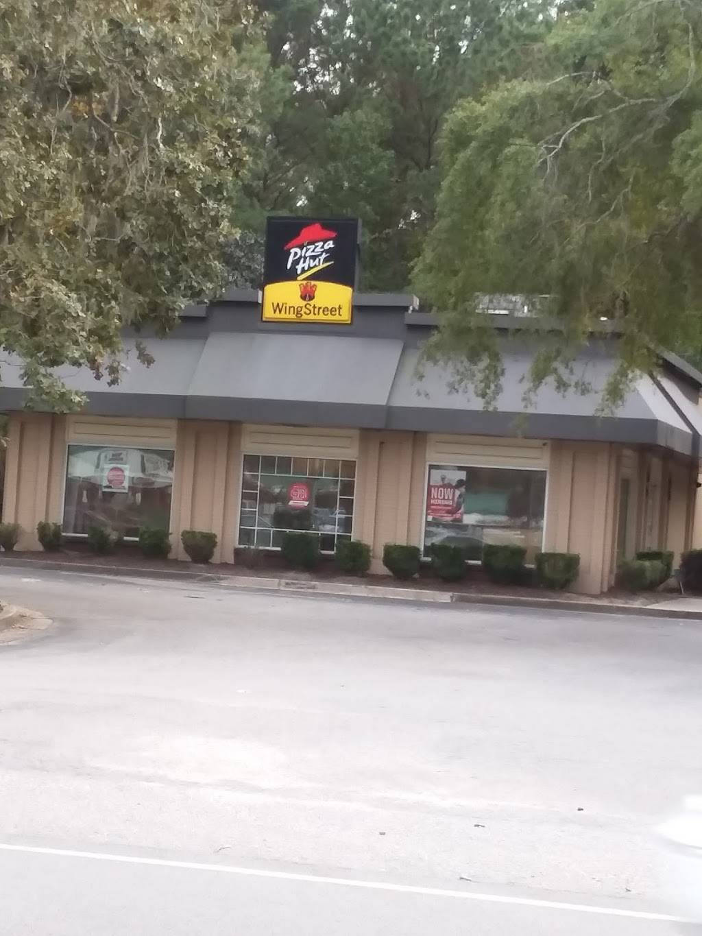 Pizza Hut | meal takeaway | 1828 Bohicket Rd, Johns Island, SC 29455, USA | 8435591700 OR +1 843-559-1700