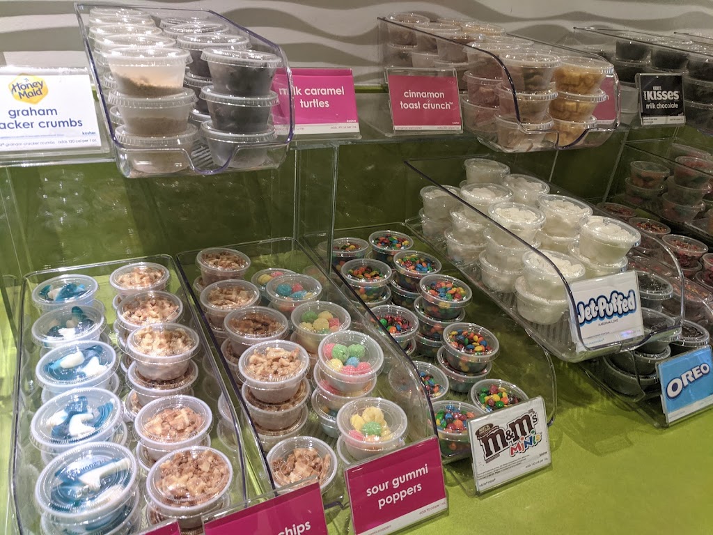 Menchies Frozen Yogurt | bakery | 7309 Miami Lakes Dr, Miami Lakes, FL 33014, USA | 3055575755 OR +1 305-557-5755