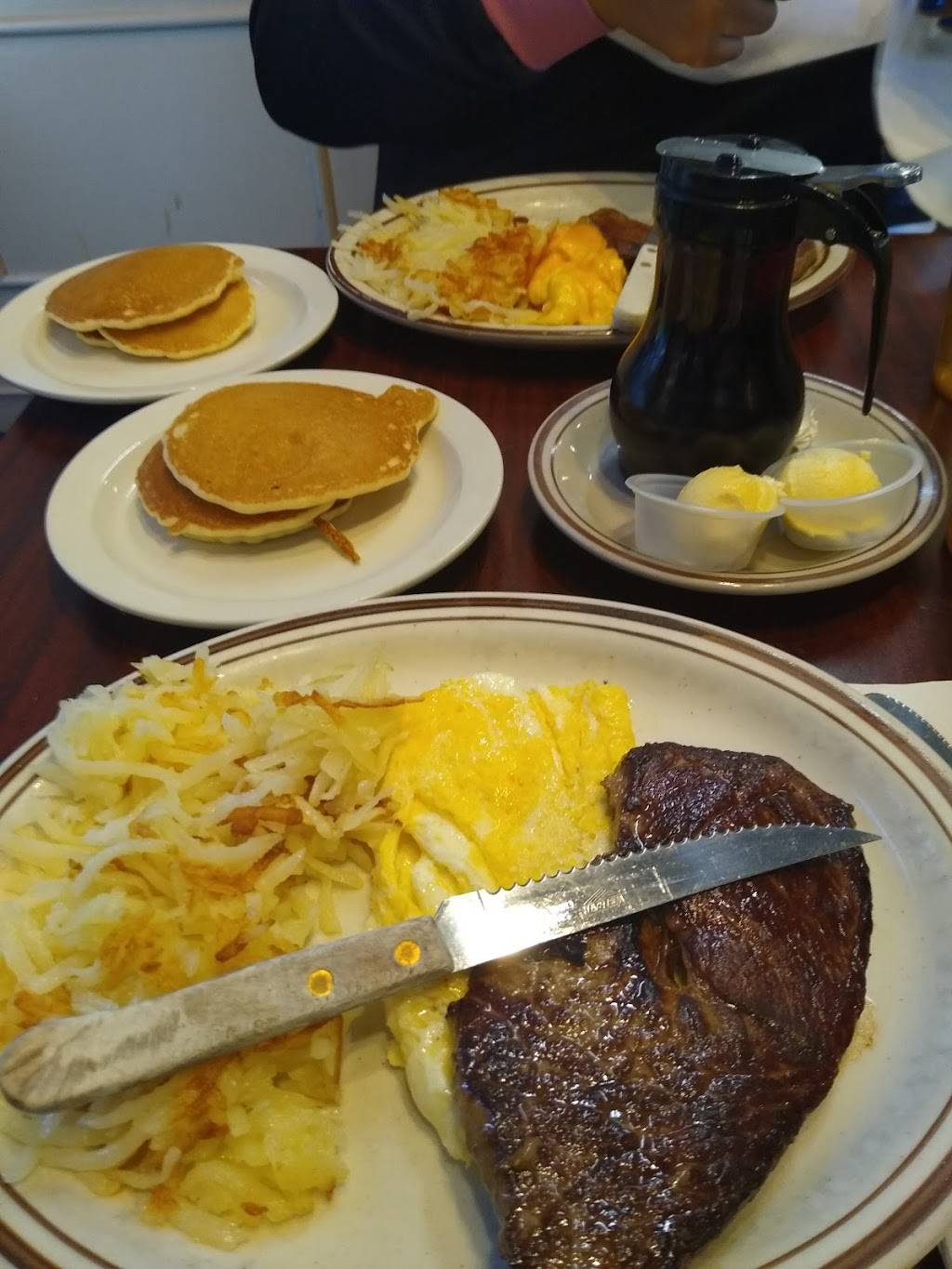 Davies Chuck Wagon Diner | restaurant | 10151 W 26th Ave, Wheat Ridge, CO 80215, USA | 3032381761 OR +1 303-238-1761