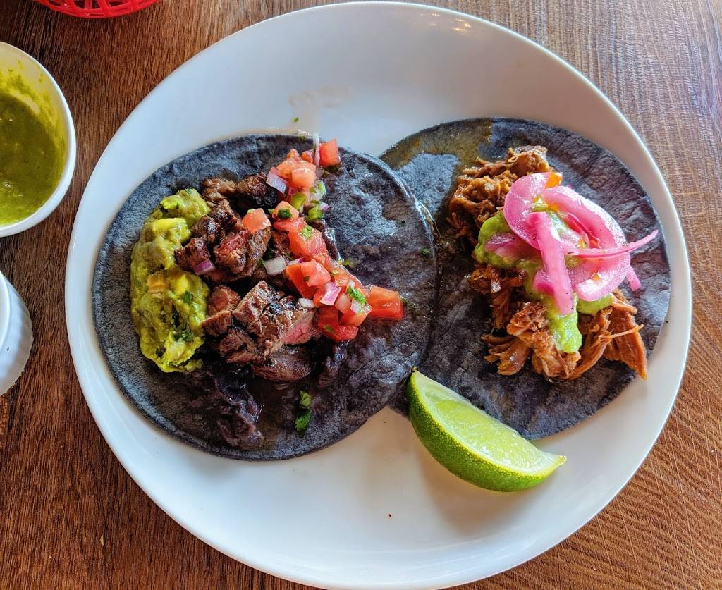 Pepe and Lelas Eatery | restaurant | 1893 Appleby Line, Burlington, ON L7L 0G5, Canada | 9053331000 OR +1 905-333-1000