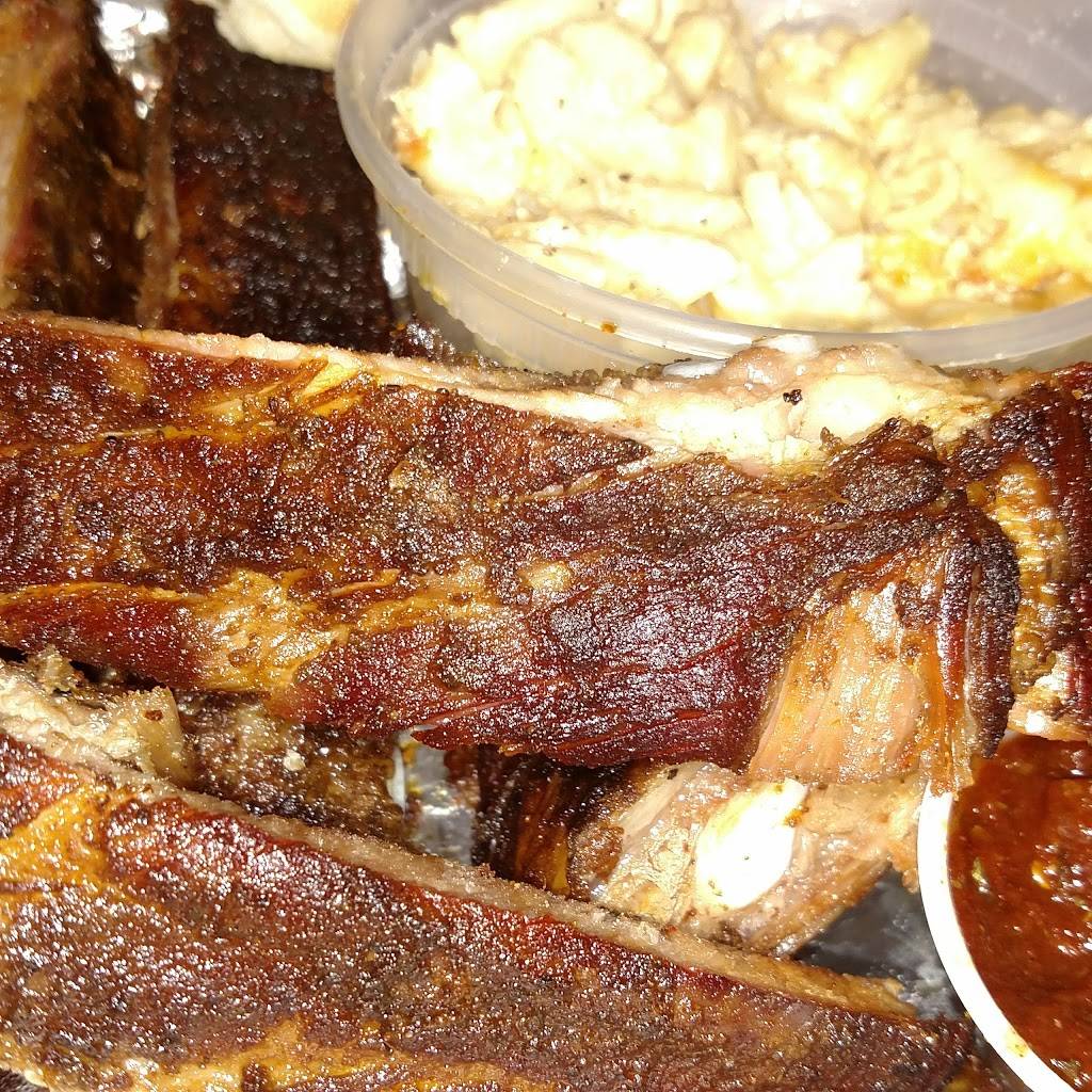 Paulies Pig Out | restaurant | 7376 Rockfish Valley Hwy, Afton, VA 22920, USA | 4343612001 OR +1 434-361-2001