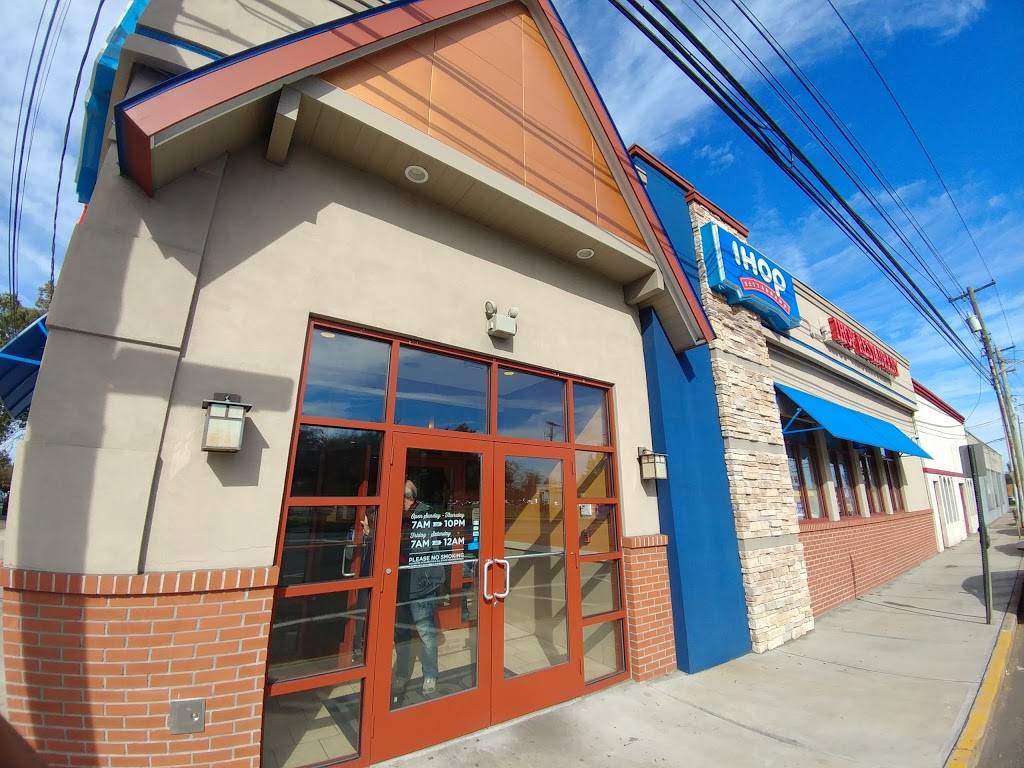 IHOP | restaurant | 533 Old Country Rd, Westbury, NY 11590, USA | 5162805000 OR +1 516-280-5000