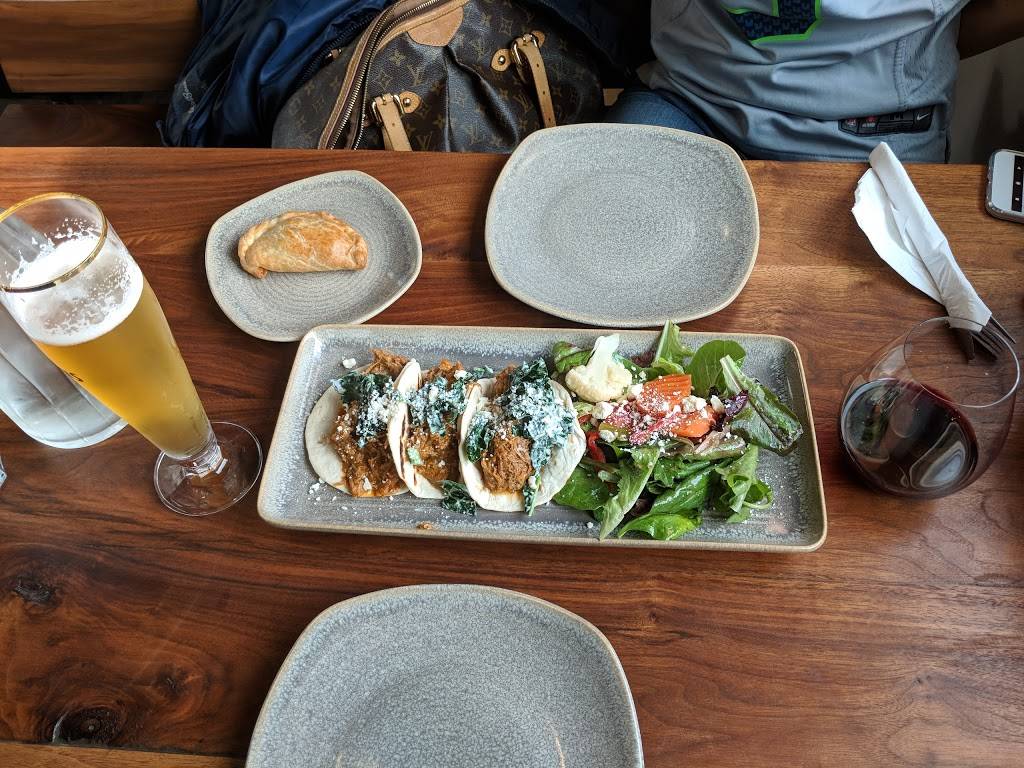 The PicNic Table | restaurant | 18672 142nd Ave NE, Woodinville, WA 98072, USA | 2066832900 OR +1 206-683-2900