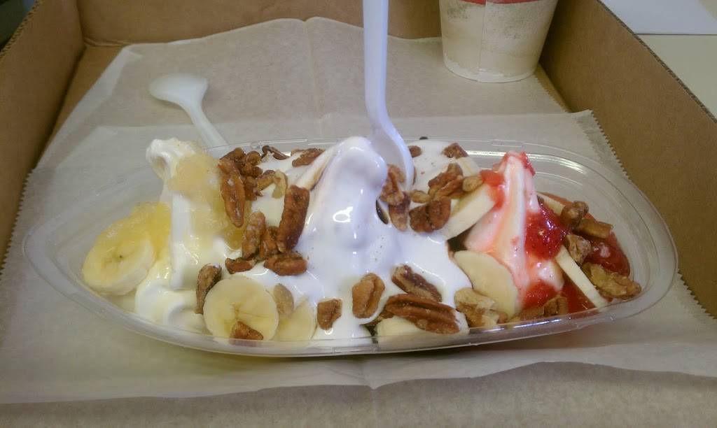 Shepards Drive-In | restaurant | 238 Ripon Rd, Berlin, WI 54923, USA | 9203612171 OR +1 920-361-2171