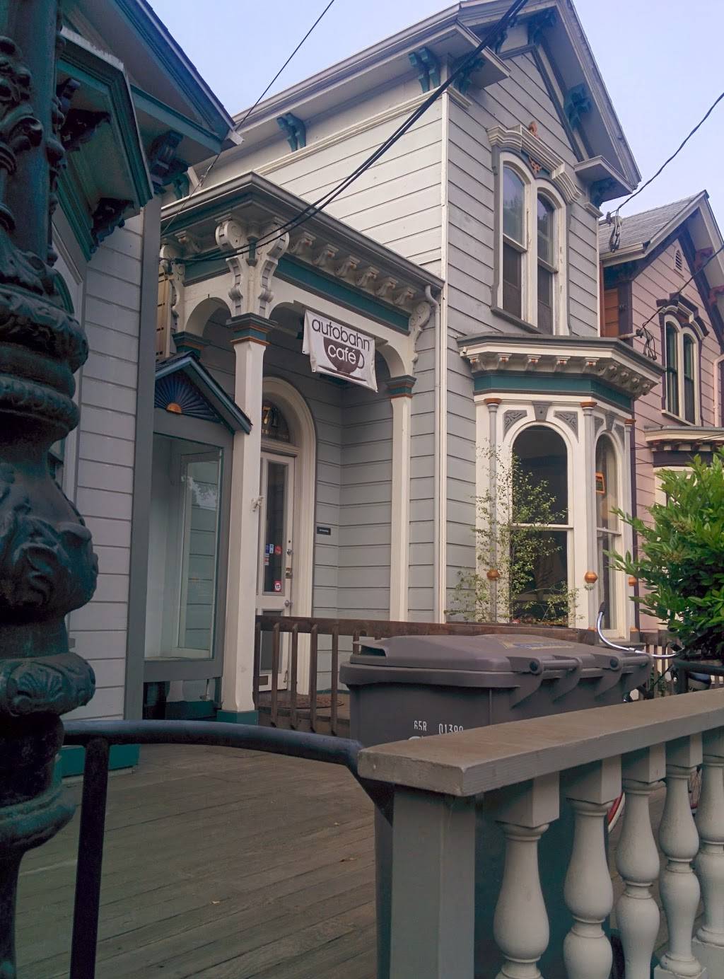 Autobahn Cafe | cafe | 571 5th St, Oakland, CA 94607, USA | 5108361234 OR +1 510-836-1234