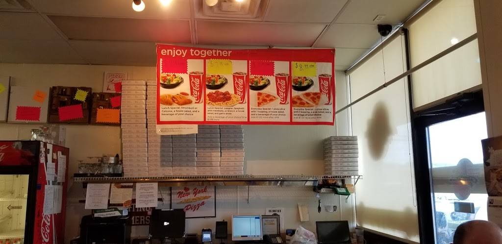 Carmines Pizzeria | restaurant | 1565 W Main St #210, Lewisville, TX 75067, USA | 9729560705 OR +1 972-956-0705