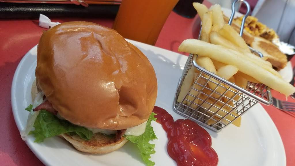 Friendlys | restaurant | 2669 Corning Rd, Horseheads, NY 14845, USA | 6077399800 OR +1 607-739-9800