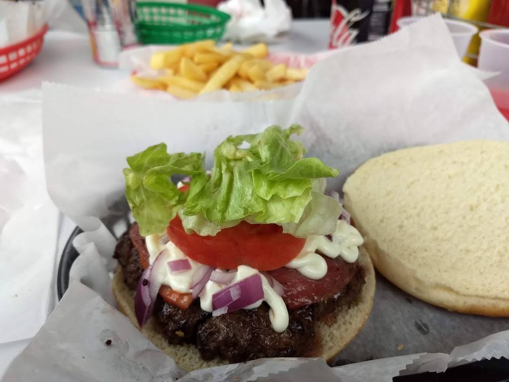 Retro Burger & Ice Cream | restaurant | 795 Massachusetts Ave, Arlington, MA 02476, USA | 7817772139 OR +1 781-777-2139