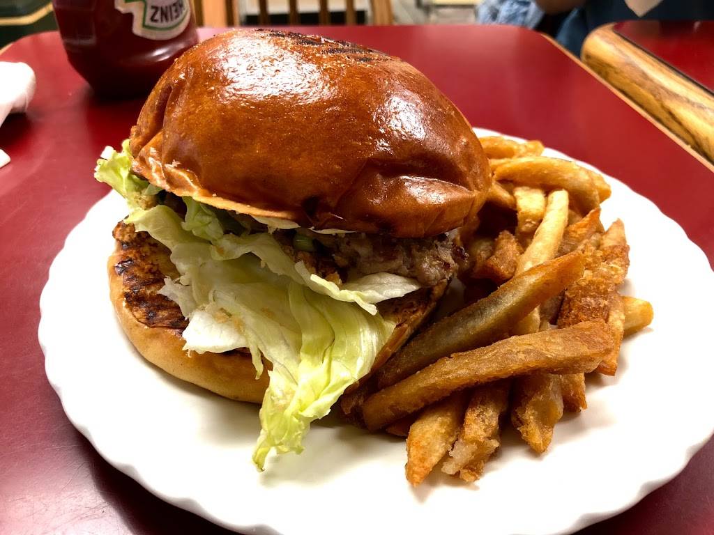 Halo Halo Foods | restaurant | 1085 Fewster Dr, Mississauga, ON L4W 1A2, Canada | 9052829233 OR +1 905-282-9233