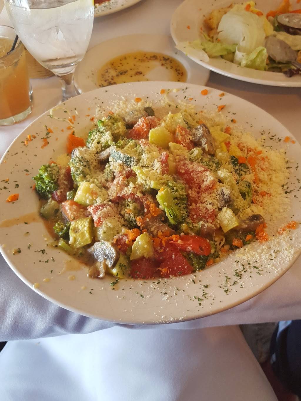 Luccianos Cafe | restaurant | 52 Gilcreast Rd, Londonderry, NH 03053, USA | 6034322442 OR +1 603-432-2442