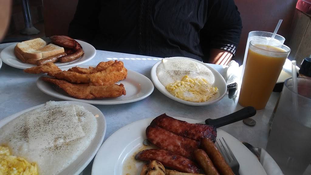 Route 66 Diner | restaurant | 950 Bay St, Springfield, MA 01109, USA | 4137374921 OR +1 413-737-4921