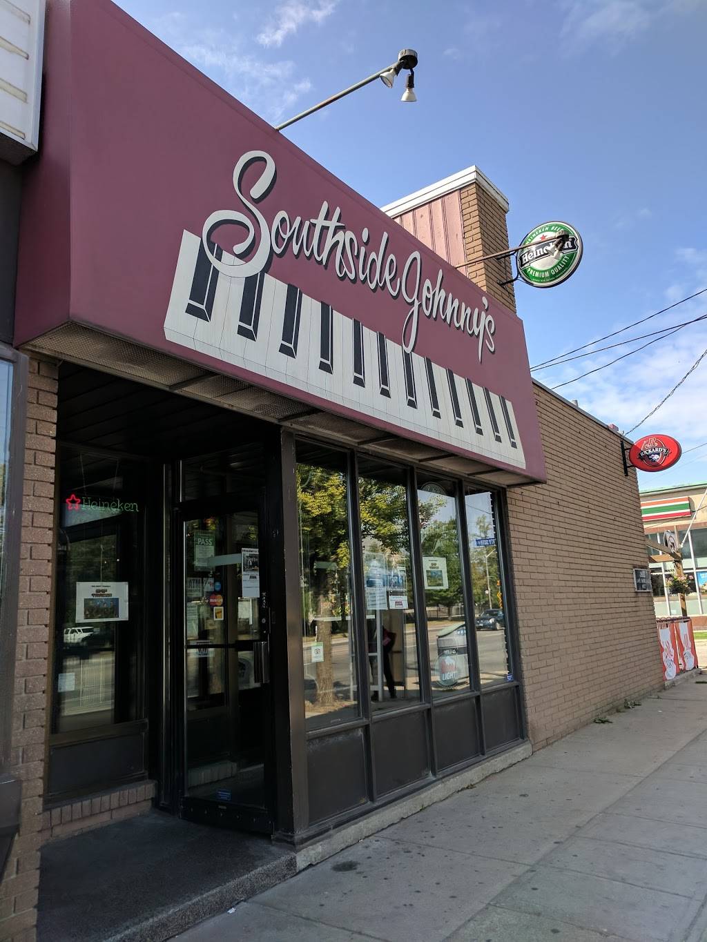 Southside Johnnys Bar and Grill | restaurant | 3653 Lake Shore Blvd W, Etobicoke, ON M8W 1P6, Canada | 4165216302 OR +1 416-521-6302