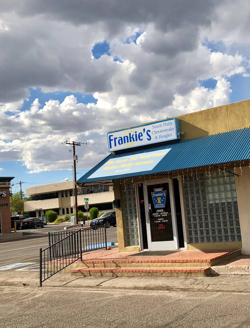 Frankies South Philly Cheesesteaks | restaurant | 2574 N Campbell Ave, Tucson, AZ 85719, USA | 5207952665 OR +1 520-795-2665