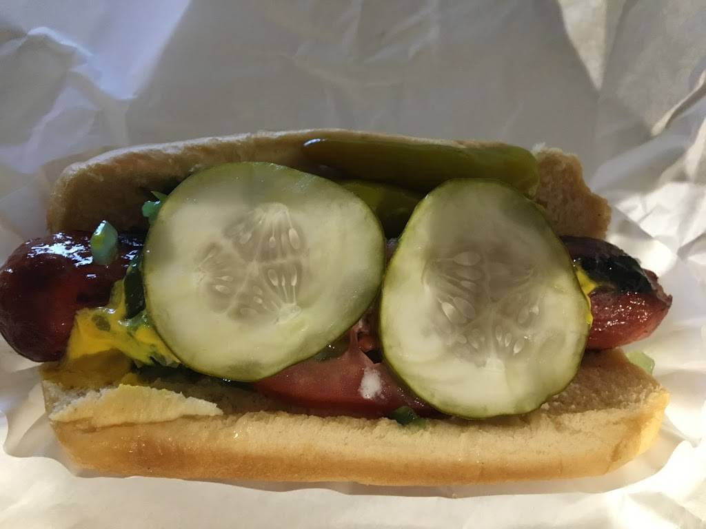 Mr. Js Dawg N Burger | restaurant | 820 N State St, Chicago, IL 60610, USA | 3129434679 OR +1 312-943-4679