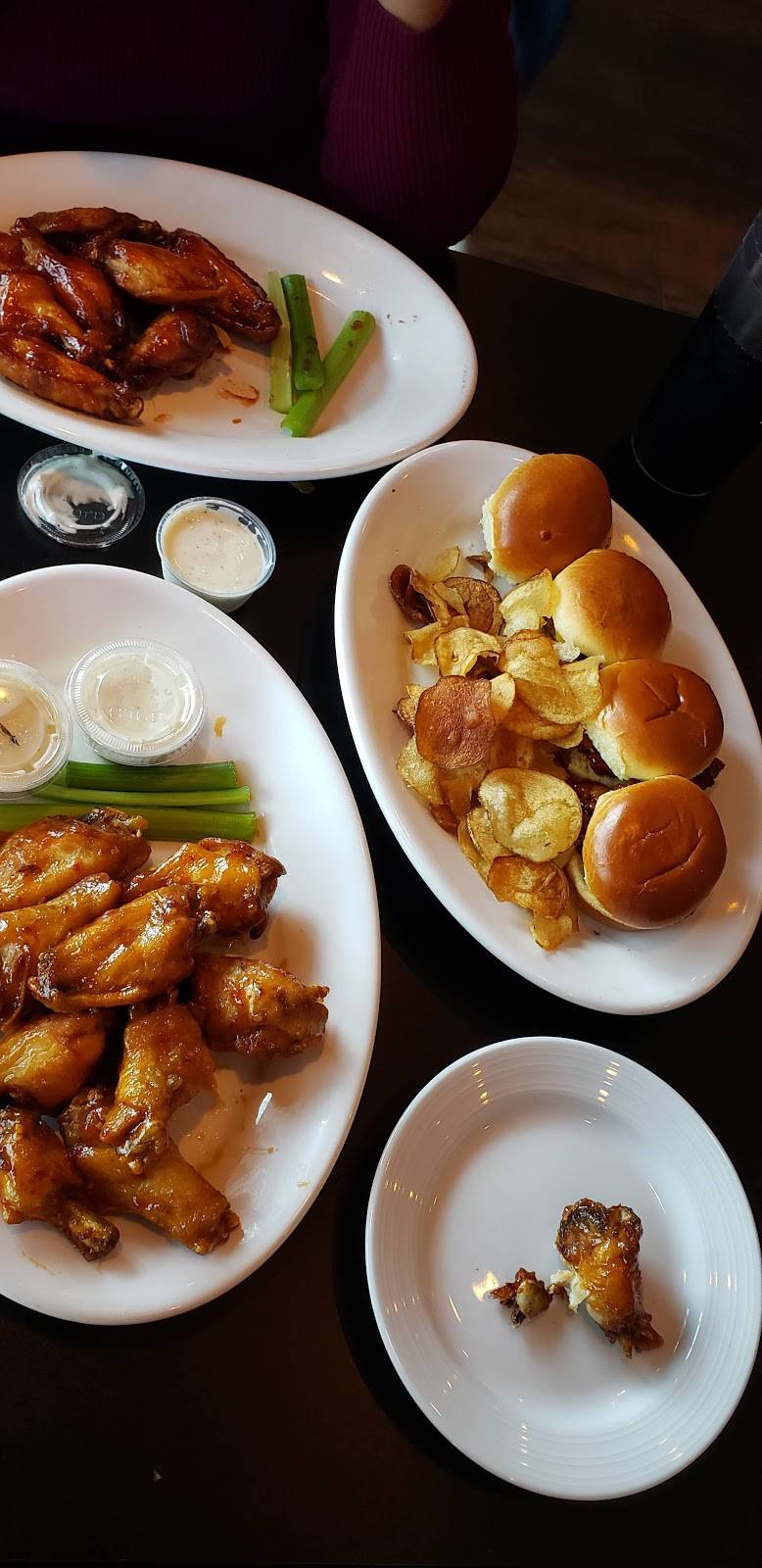 Shoeless Joes Ale House & Grille | restaurant | 4926 N River Rd, Schiller Park, IL 60176, USA | 8472965760 OR +1 847-296-5760