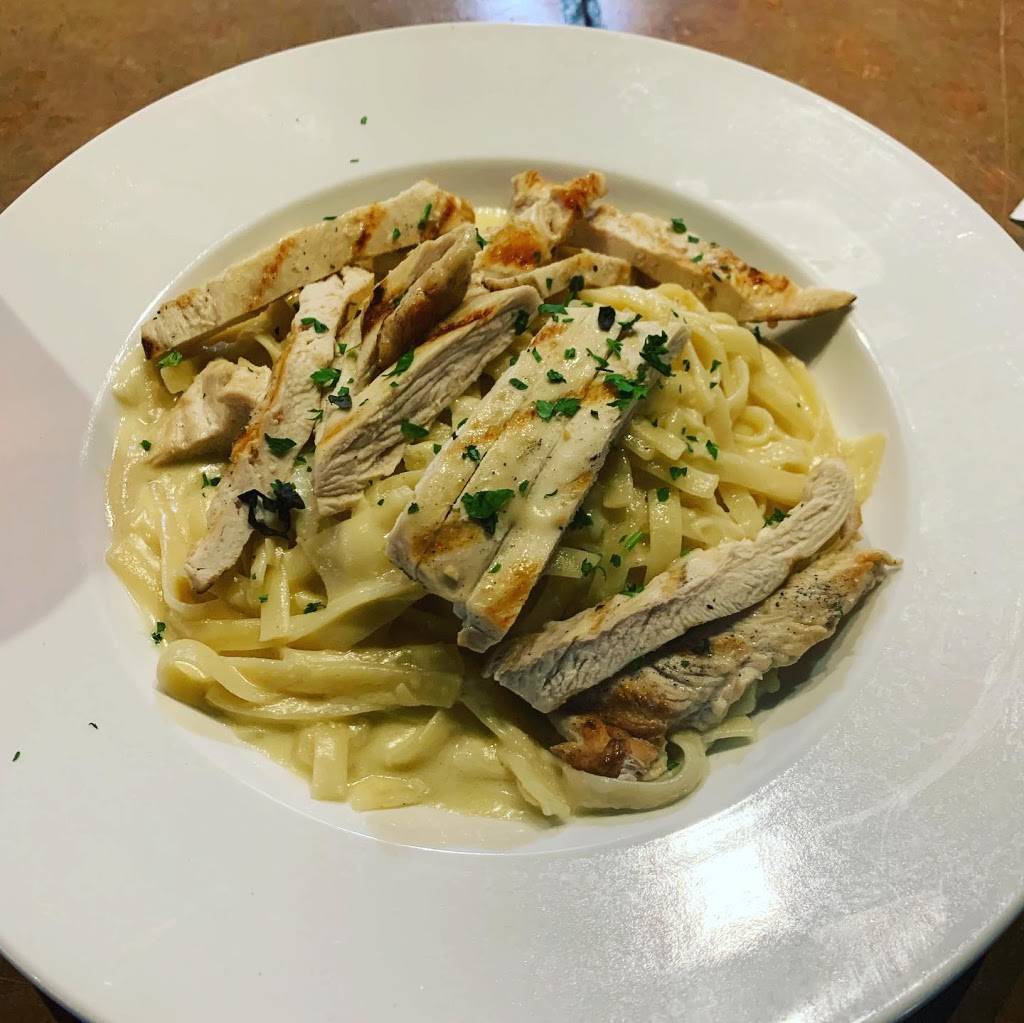 Prima Pizza and Pasta | restaurant | 1920 14th Ave, Vero Beach, FL 32960, USA | 7722173171 OR +1 772-217-3171