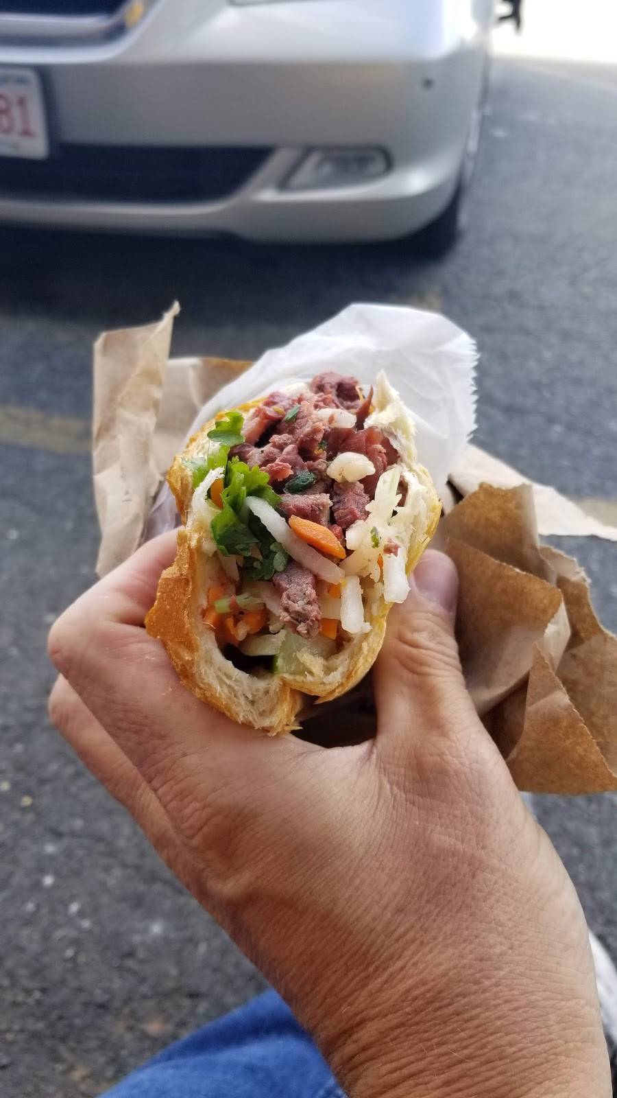 Hong Cuc Grand Eatery | restaurant | 11 Grand St, Lowell, MA 01851, USA | 9784410112 OR +1 978-441-0112