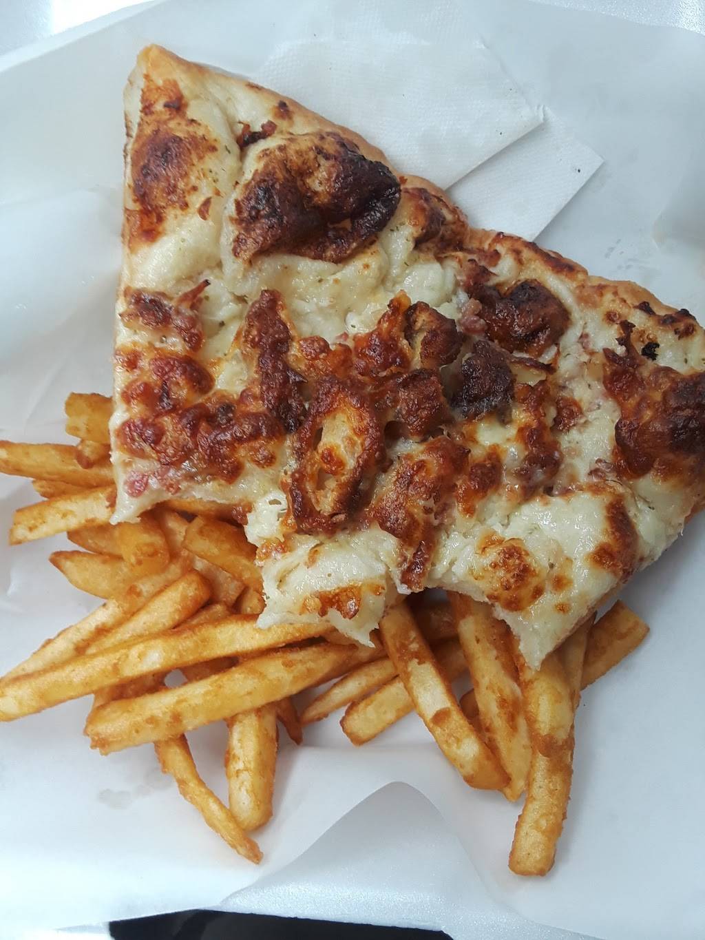 Pats Pizzeria | restaurant | 19 NY-31, Lyons, NY 14489, USA | 3159464500 OR +1 315-946-4500