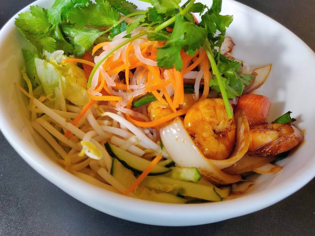 Taste Pho & Noodle House | restaurant | 3117 SW 34th St, Gainesville, FL 32608, USA | 3526658686 OR +1 352-665-8686