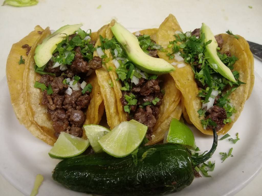 Castlewood Restaurant | restaurant | 2811 Wisconsin St, Sturtevant, WI 53177, USA | 2628869799 OR +1 262-886-9799