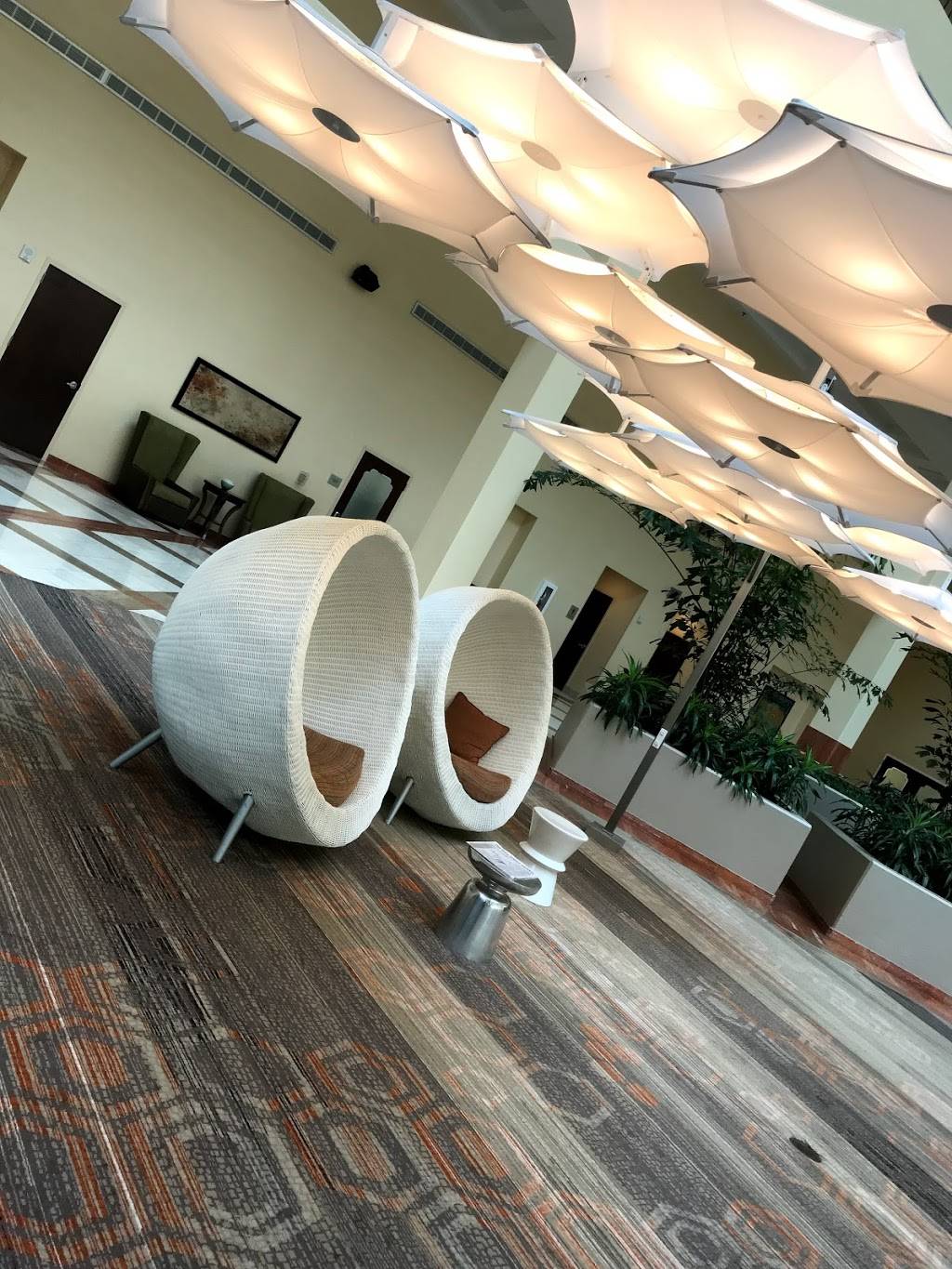 Tradewinds Restaurant | restaurant | 6677 Sea Harbor Dr, Orlando, FL 32821, USA | 4073515555 OR +1 407-351-5555