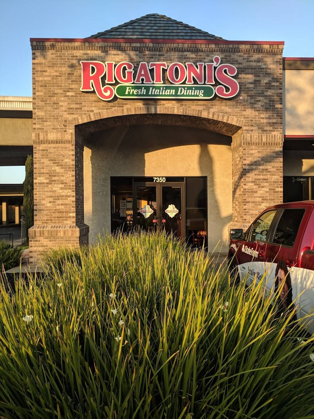 Rigatonis Restaurant - Dublin | restaurant | 7350 Dublin Blvd, Dublin, CA 94568, USA | 9258751500 OR +1 925-875-1500