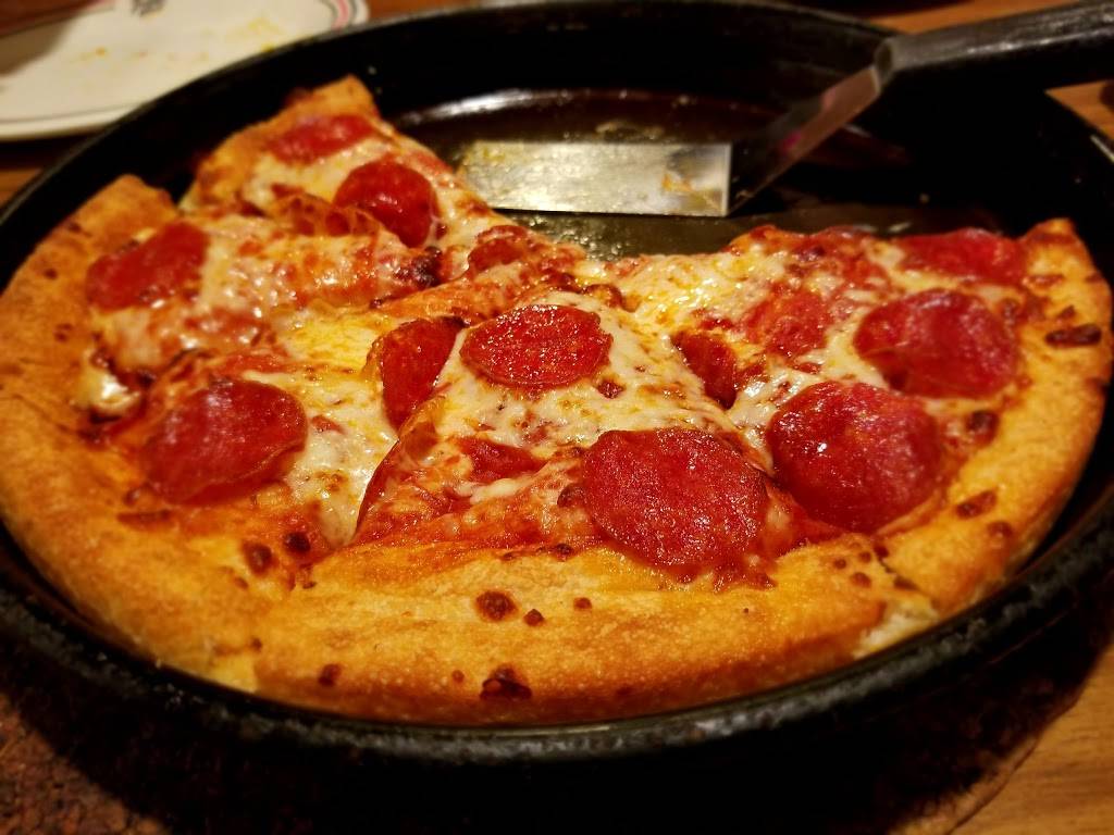 Pizza Hut | restaurant | 3460 Robinhood Rd, Winston-Salem, NC 27106, USA | 3367656019 OR +1 336-765-6019