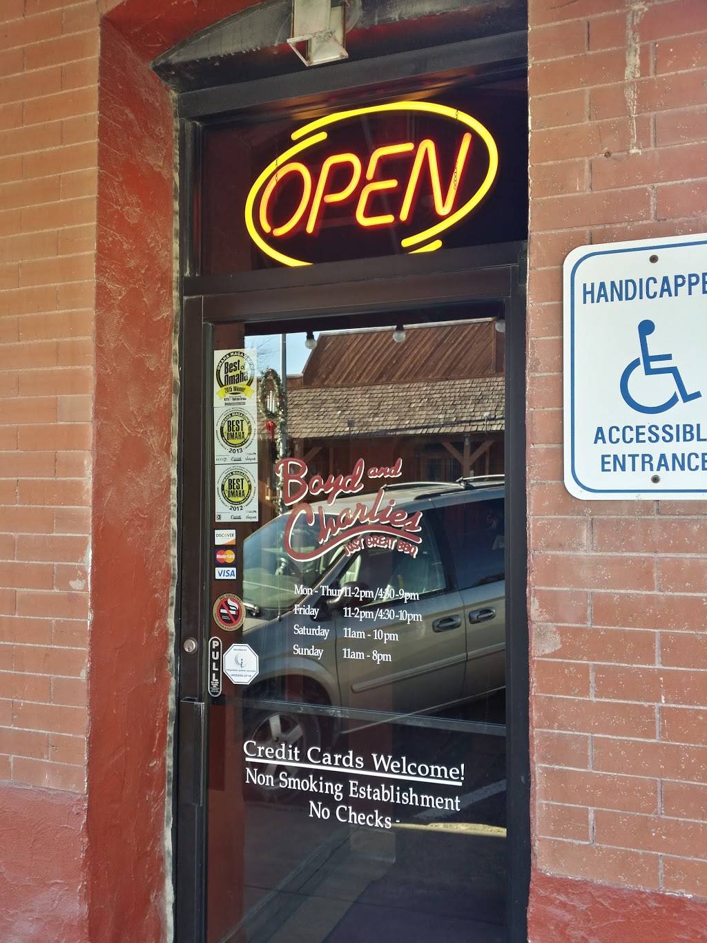 Boyd & Charlies BBQ | restaurant | 2706 N Main St, Elkhorn, NE 68022, USA | 4022894772 OR +1 402-289-4772