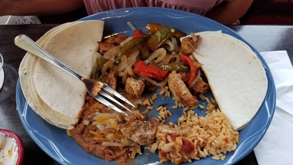 Pocos | restaurant | 625 N Main St, Doylestown, PA 18901, USA | 2153483424 OR +1 215-348-3424