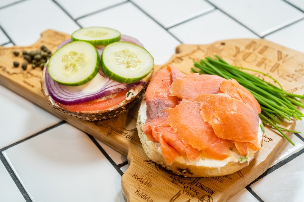 Taste of New York Bagels & Deli | restaurant | 3268 N Clark St, Chicago, IL 60657, USA | 7739047934 OR +1 773-904-7934