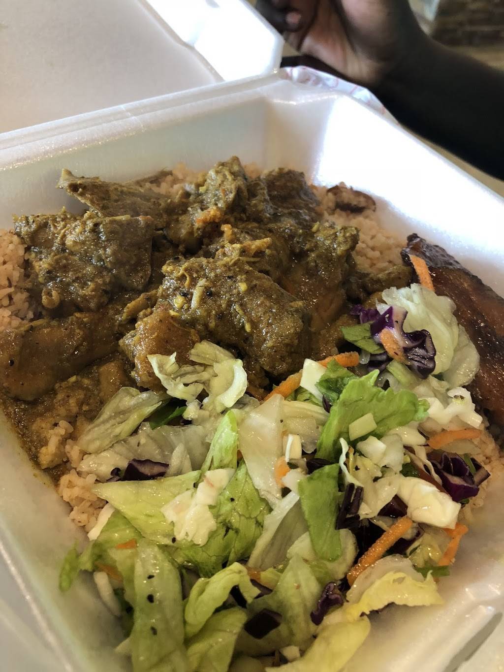 The Caribbean Flavor | restaurant | 11524 Middlebrook Road, Germantown, MD 20876, USA | 2404778616 OR +1 240-477-8616