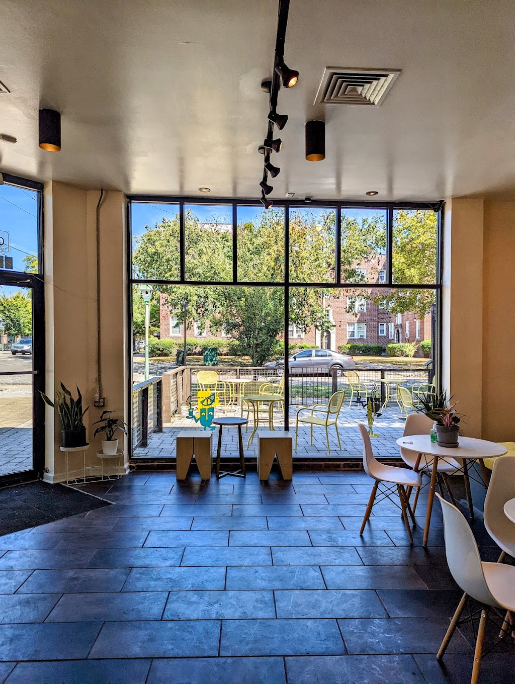 Tealux Cafe Ghent | cafe | 1318 Colley Ave, Norfolk, VA 23517, USA | 7577859999 OR +1 757-785-9999