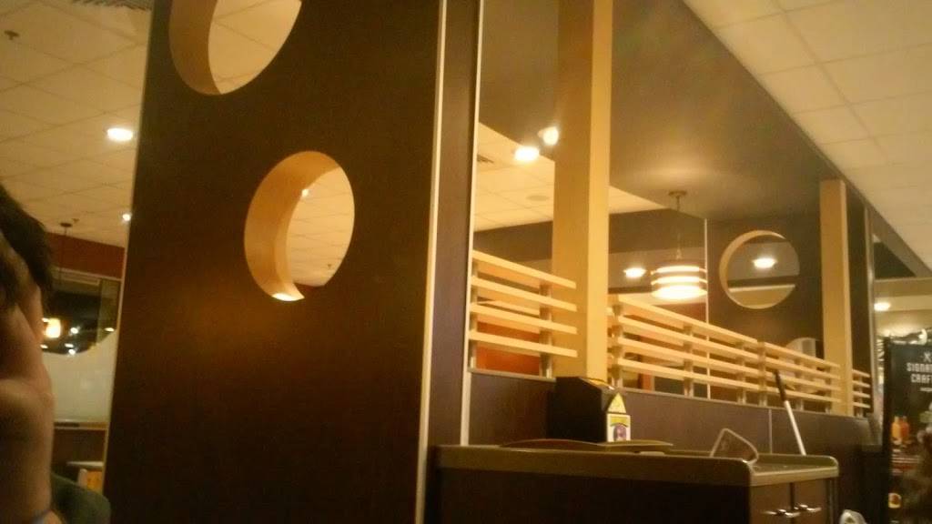 McDonalds | cafe | 506 Allison St, Charles City, IA 50616, USA | 6412281020 OR +1 641-228-1020