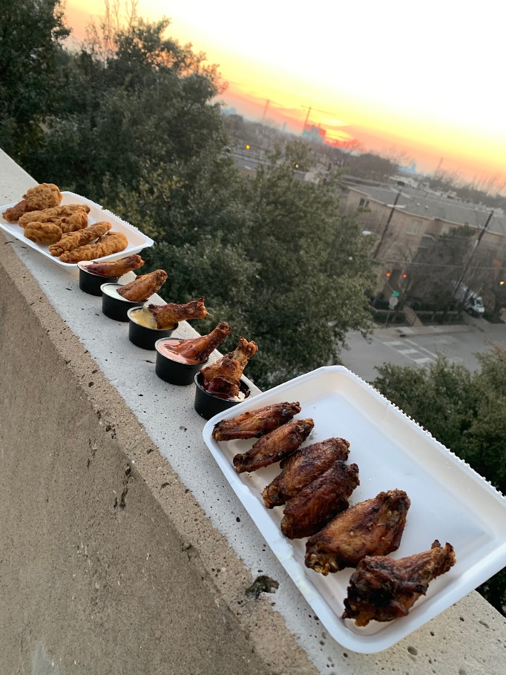 Wing Boss | meal takeaway | 4315 Bryan St, Dallas, TX 75204, USA | 8178458774 OR +1 817-845-8774