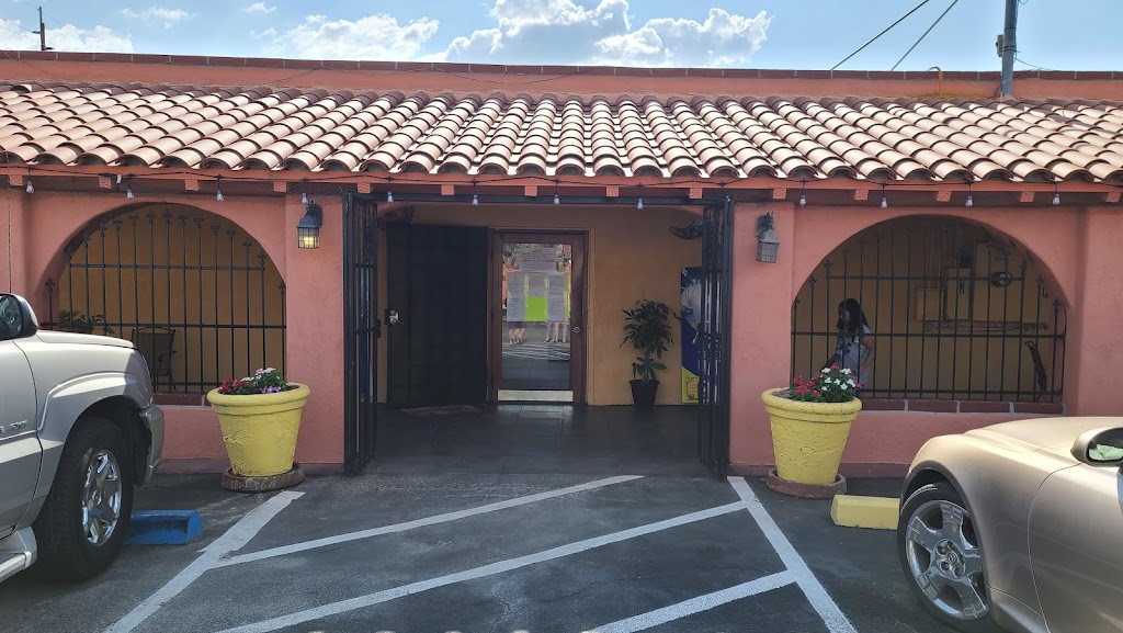 La Pilita Patio Mexican, Chinese and Italian Buffet | restaurant | 2527 S 4th Ave, Tucson, AZ 85713, USA | 5202250001 OR +1 520-225-0001