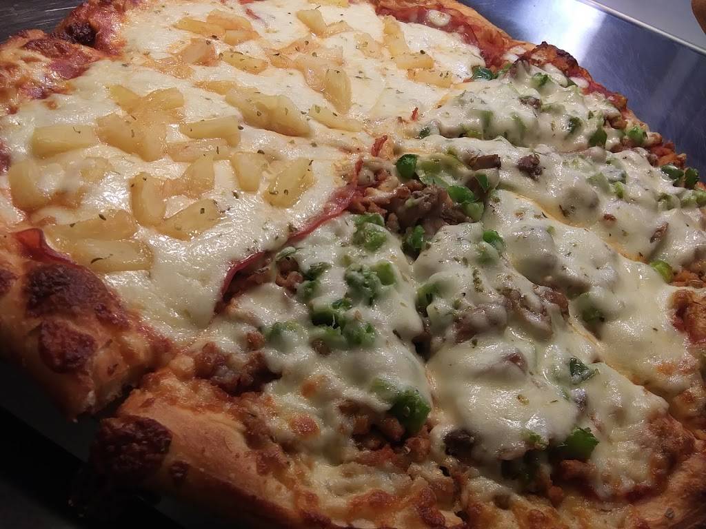 Harris Pizza | restaurant | 524 E Locust St, Davenport, IA 52803, USA | 5633222411 OR +1 563-322-2411