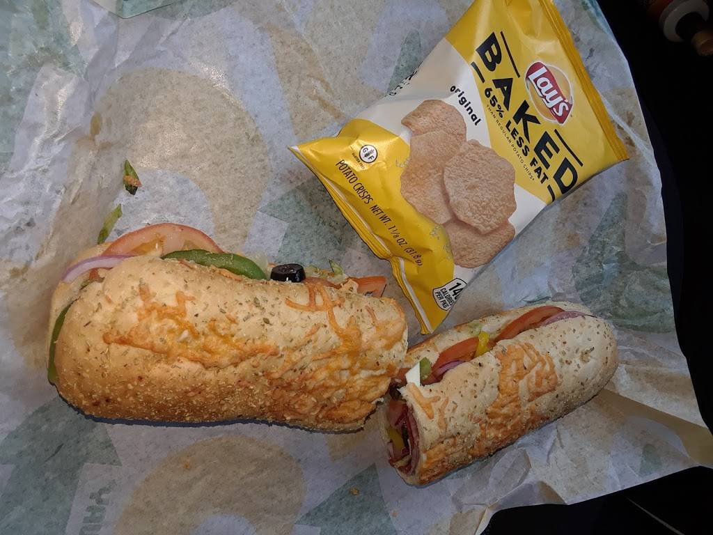 Subway | restaurant | 522 Telegraph Rd, Pontiac, MI 48341, USA | 2483345993 OR +1 248-334-5993