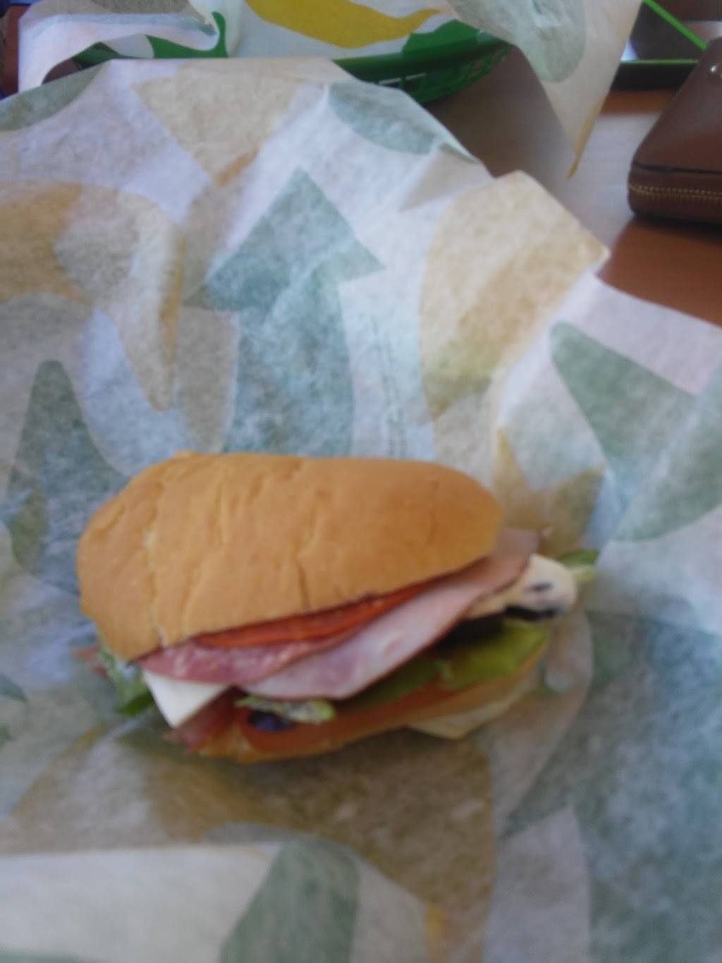 Subway | restaurant | 4574 S Amherst Hwy, Madison Heights, VA 24572, USA | 4348457827 OR +1 434-845-7827