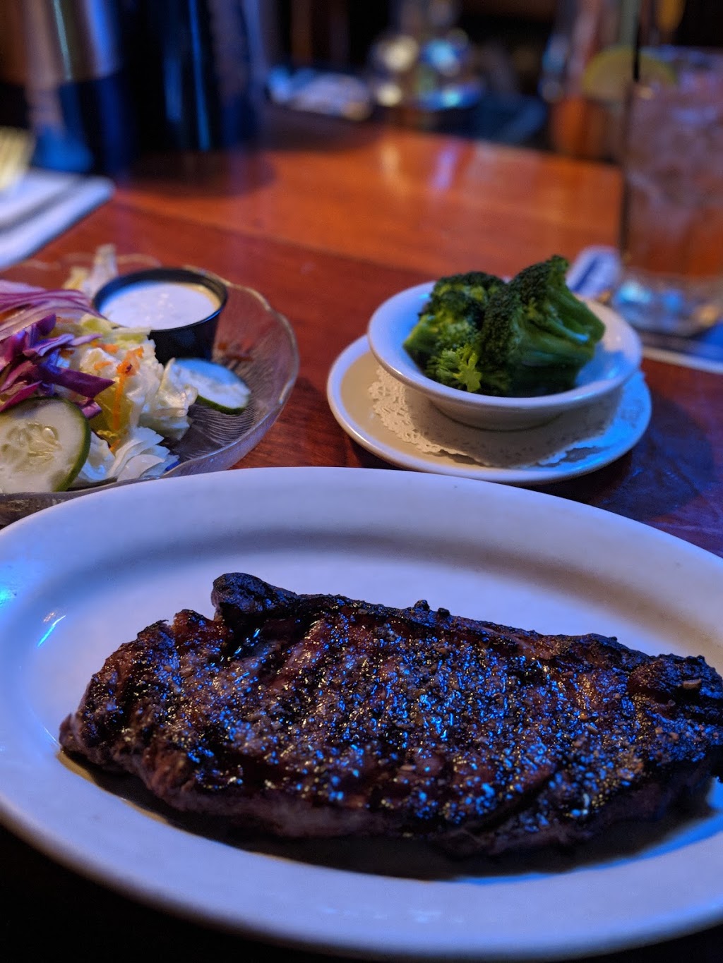 Dudas Tavern | restaurant | 1600 Thames St, Baltimore, MD 21231, USA | 4102769719 OR +1 410-276-9719