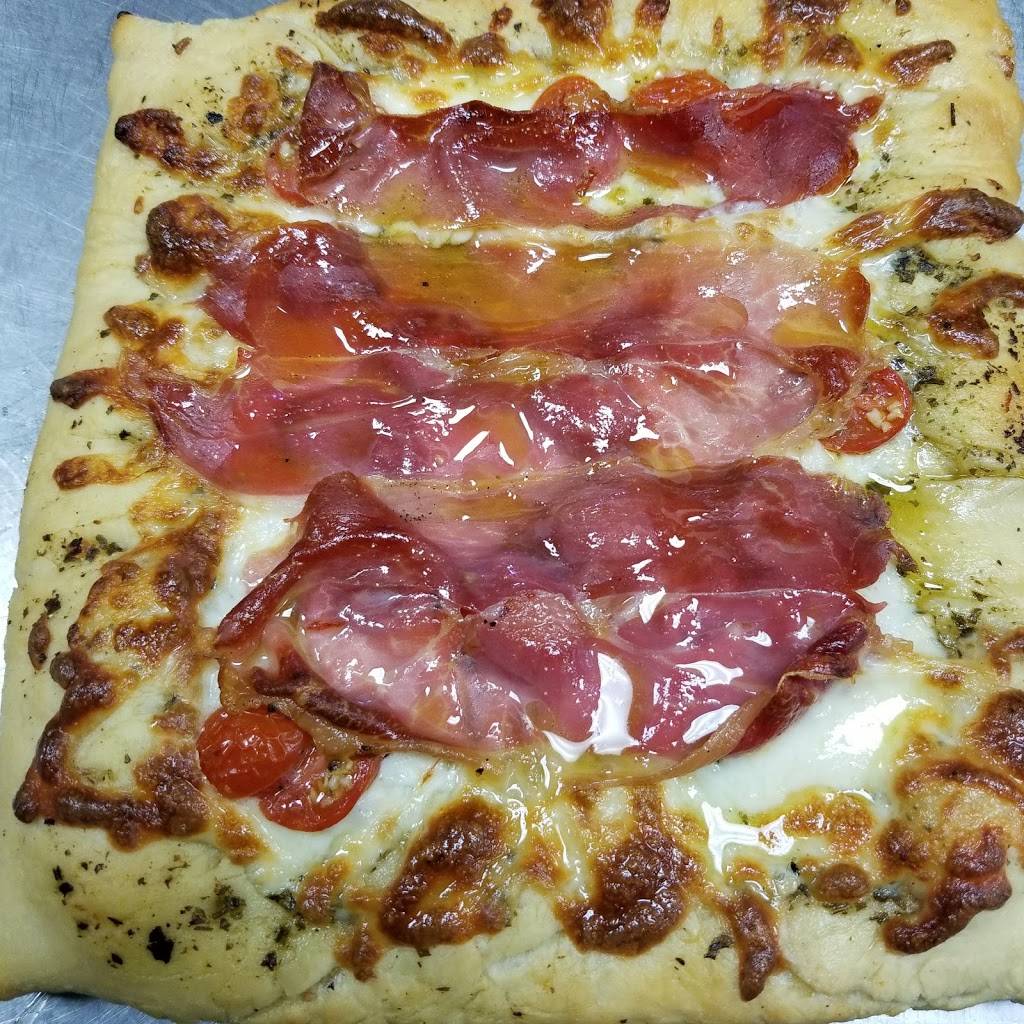 Crust Plus | restaurant | 6020 Blue Ridge Blvd, Raytown, MO 64133, USA | 8162667000 OR +1 816-266-7000