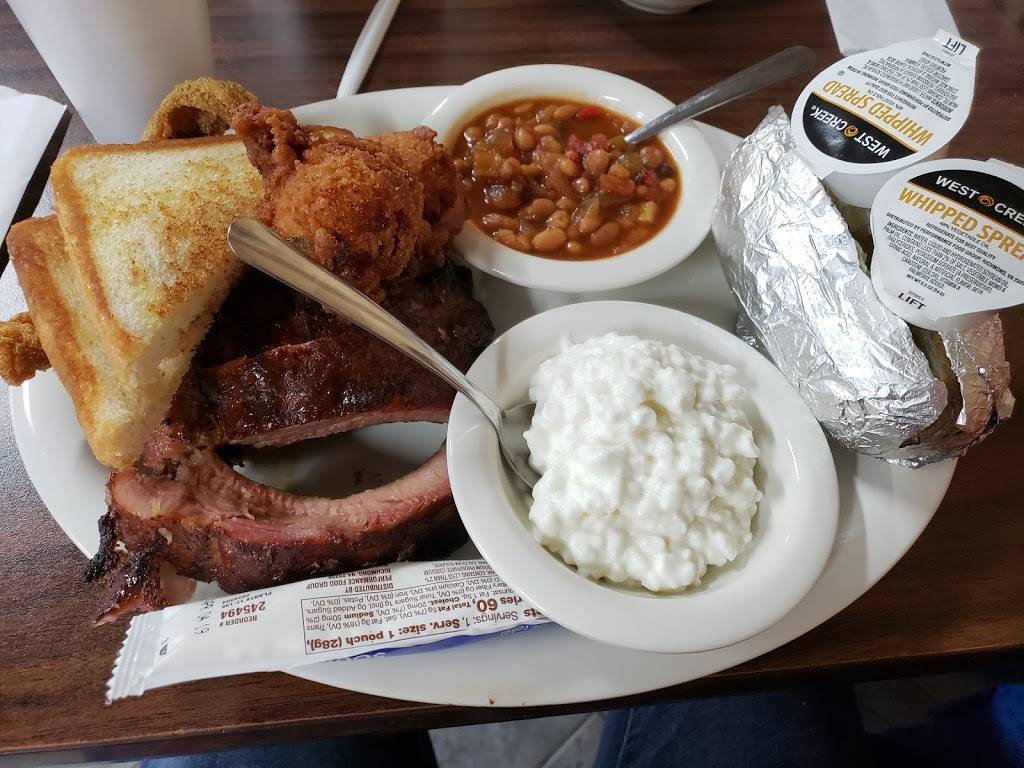 The Fishin Pig | restaurant | 6340, 1518 S Broadway St, Poplar Bluff, MO 63901, USA | 5737767442 OR +1 573-776-7442