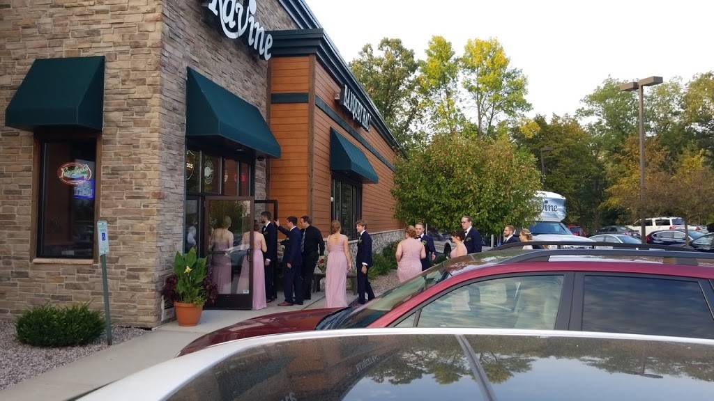 The Ravine Pub, Grill & Banquet Hall | meal takeaway | 2633 Manitowoc Rd, Green Bay, WI 54311, USA | 9204684147 OR +1 920-468-4147