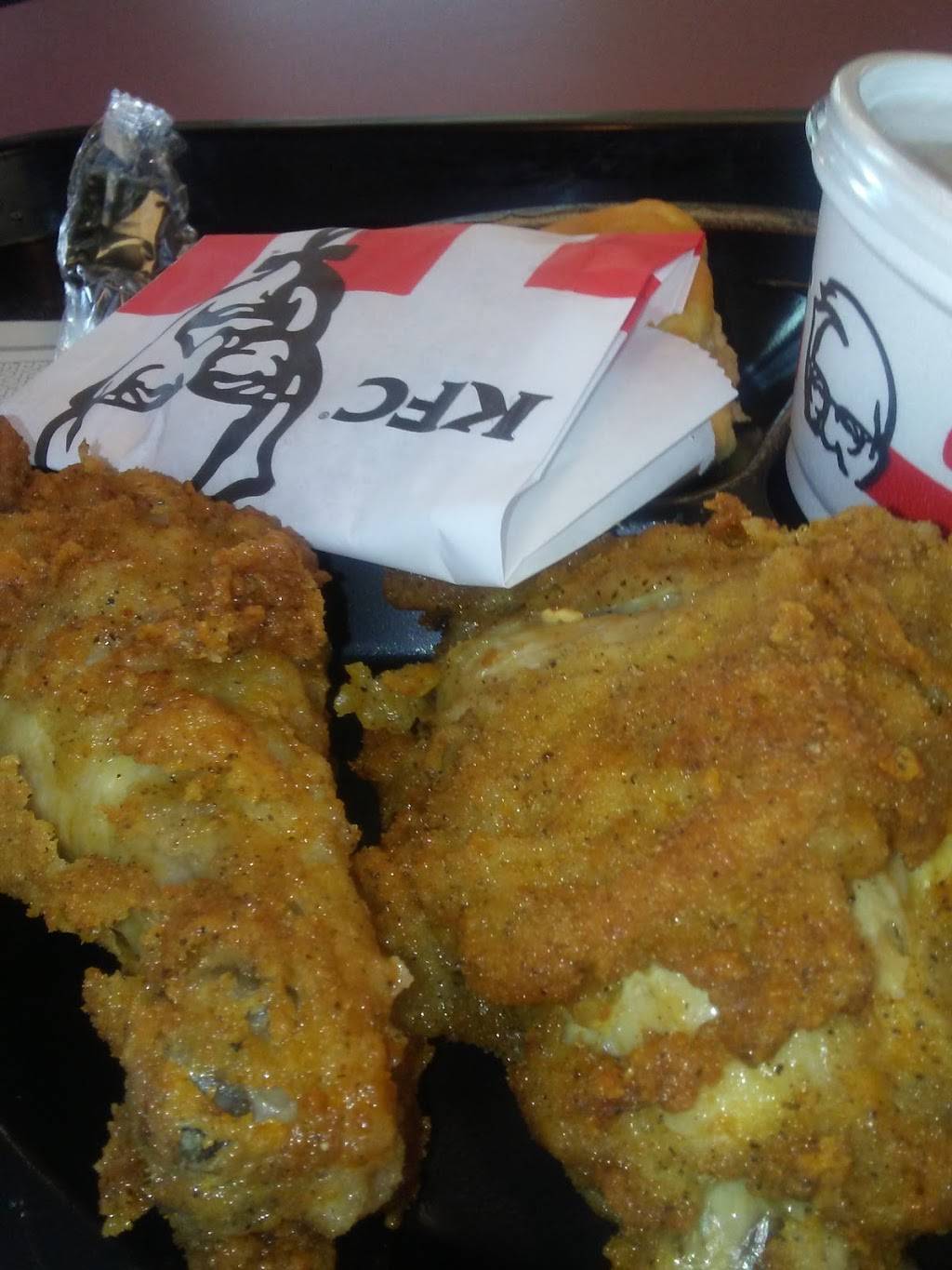 KFC | restaurant | 201 N Longstreet St, Kingstree, SC 29556, USA | 8433547717 OR +1 843-354-7717
