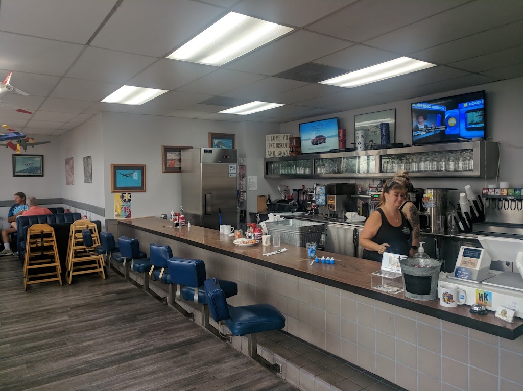 The Riverside Airport Cafe | cafe | 6951 Flight Rd, Riverside, CA 92504, USA | 9516883337 OR +1 951-688-3337