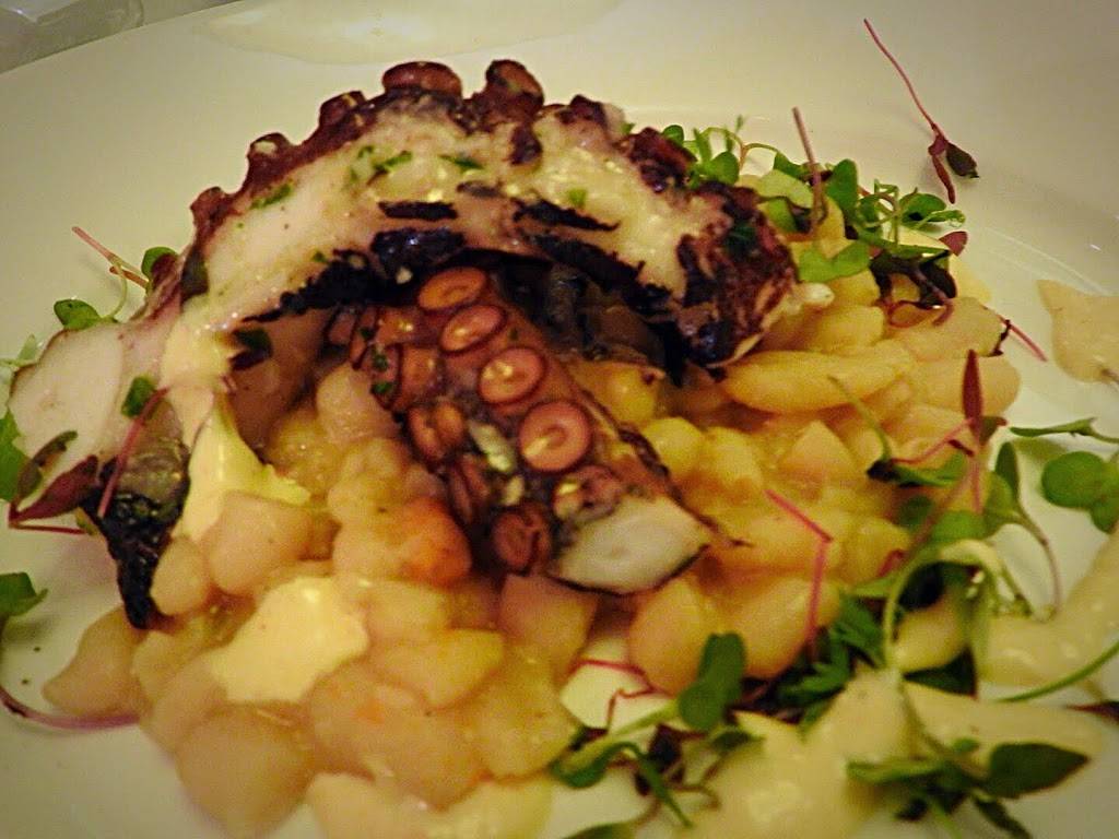 Hapas Pizza | restaurant | 2255 Kalakaua Ave, Honolulu, HI 96815, USA | 8089318392 OR +1 808-931-8392