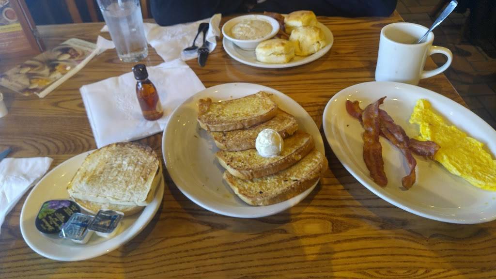 Cracker Barrel Old Country Store | restaurant | W176N9778 Rivercrest Dr, Germantown, WI 53022, USA | 2622534188 OR +1 262-253-4188