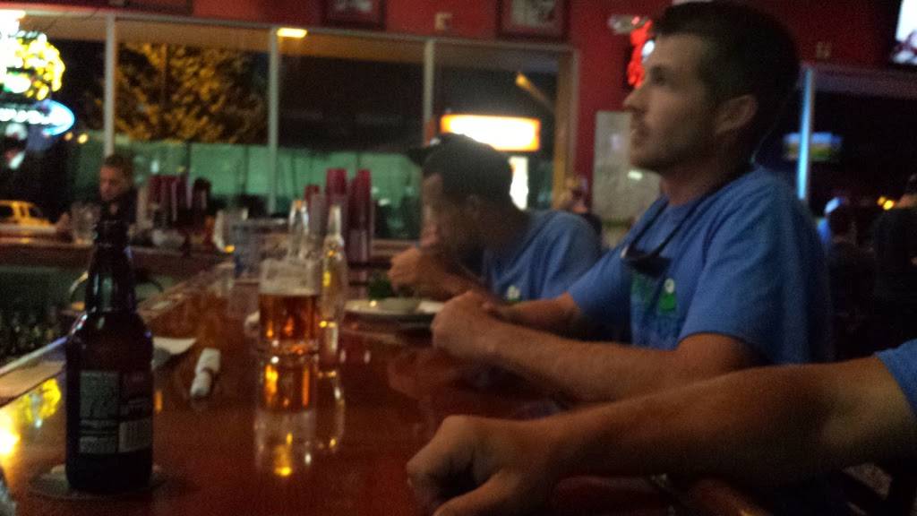 Chelios Pub and Grill | restaurant | 1996 S Kirk Rd, Geneva, IL 60134, USA | 3312480182 OR +1 331-248-0182