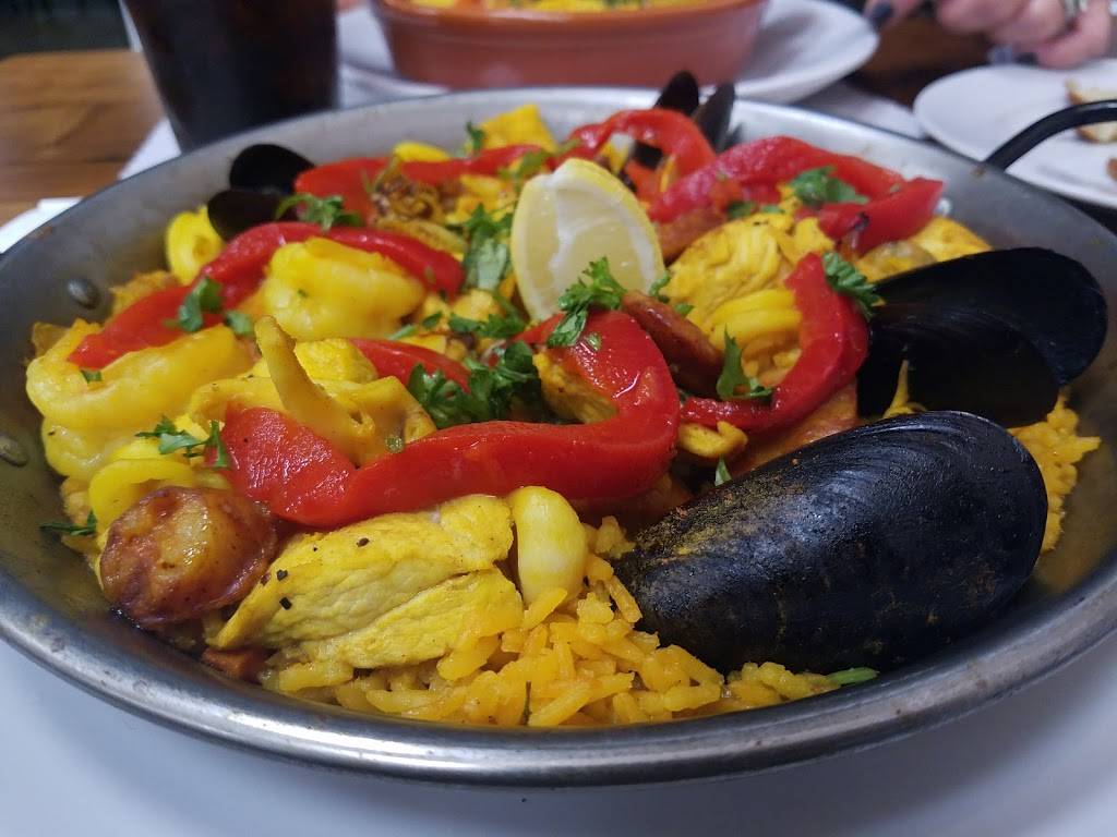 PAPOS Cuban Kitchen | restaurant | 2422 E Katella Ave, Anaheim, CA 92806, USA | 7142716262 OR +1 714-271-6262