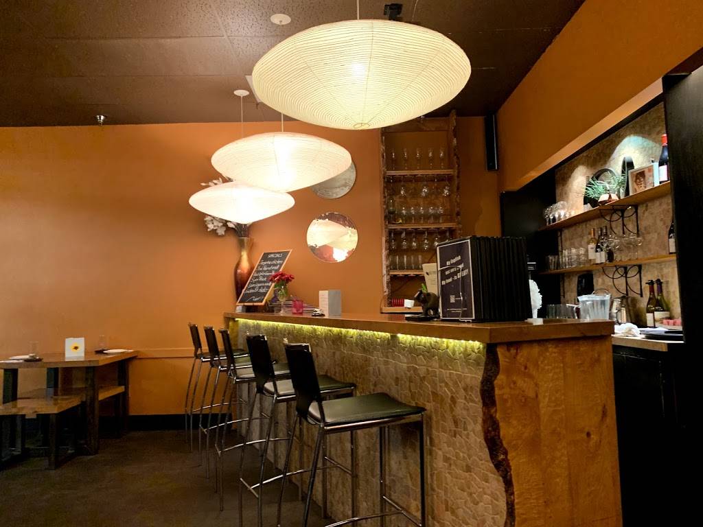 Red Curry | restaurant | 10053 SW Nimbus Ave, Beaverton, OR 97008, USA | 5036268844 OR +1 503-626-8844